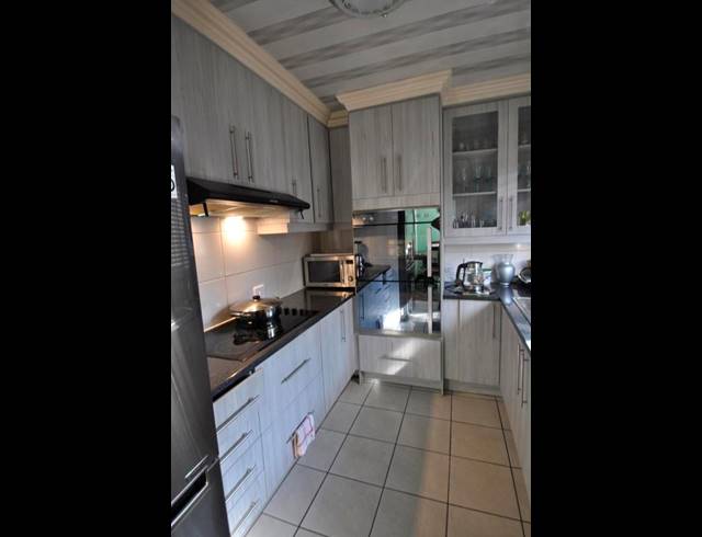 3 BEDROOM HOUSE FOR SALE IN LENASIA SOUTH